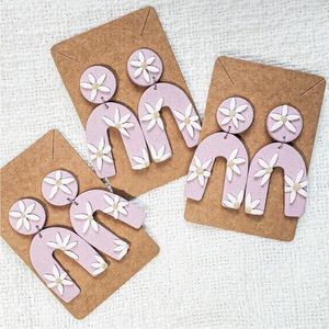 Handmade polymer clay lavender light purple with daisy dangle earrings